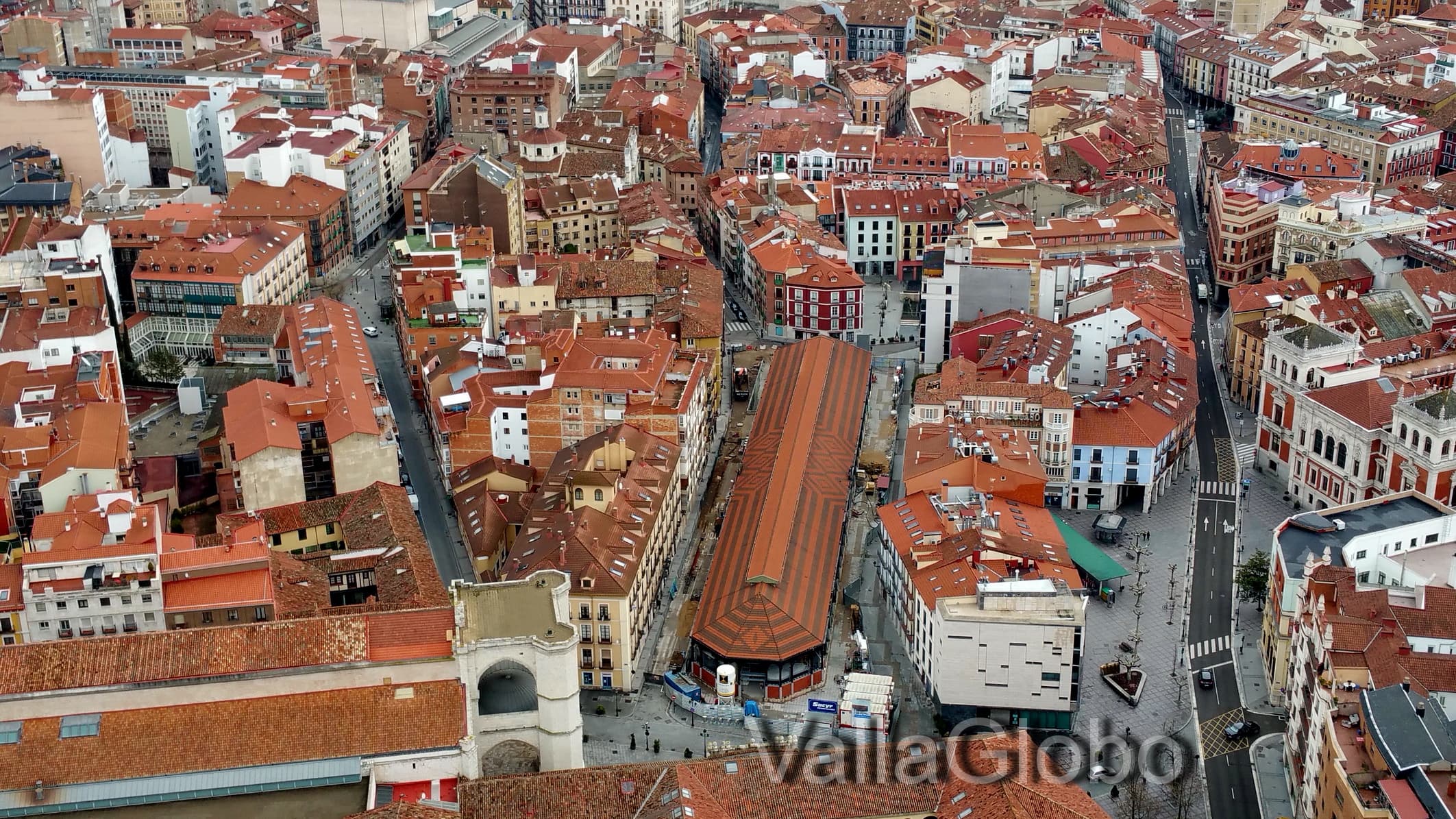 Vuelo sobre el Mercado del Val, Valladolid